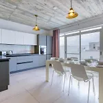 Apartment A Fully Equipped 3br Penthouse With Large Terrace By 360 Estates