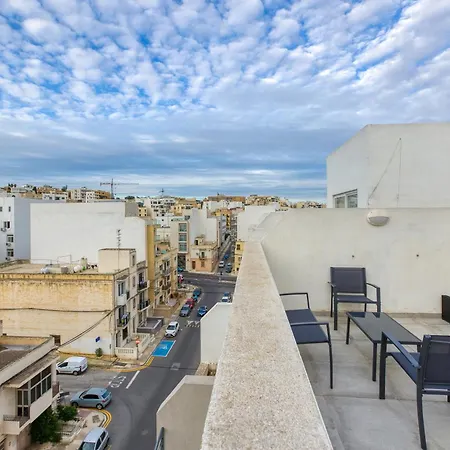 A Fully Equipped 3br Penthouse With Large Terrace By 360 Estates *