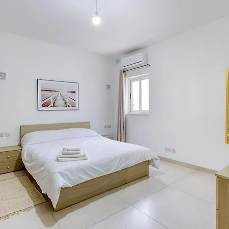 A Fully Equipped 3br Penthouse With Large Terrace By 360 Estates شقة Gzira