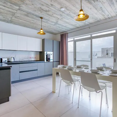 شقة A Fully Equipped 3br Penthouse With Large Terrace By 360 Estates