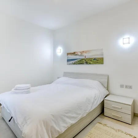A Fully Equipped 3br Penthouse With Large Terrace By 360 Estates * Gzira